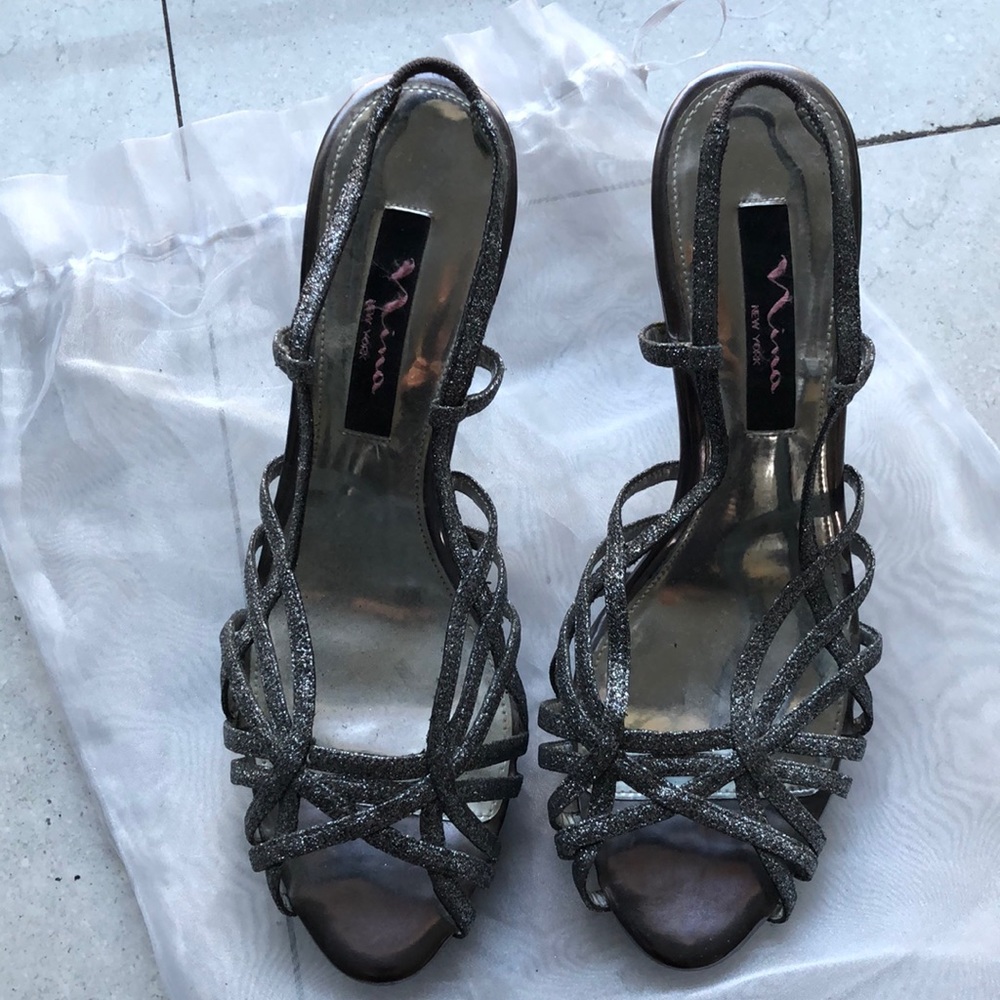 Beautiful Nina all leather sparkly sandals!